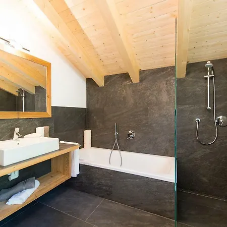 Huetterhof Farm stay Lagundo