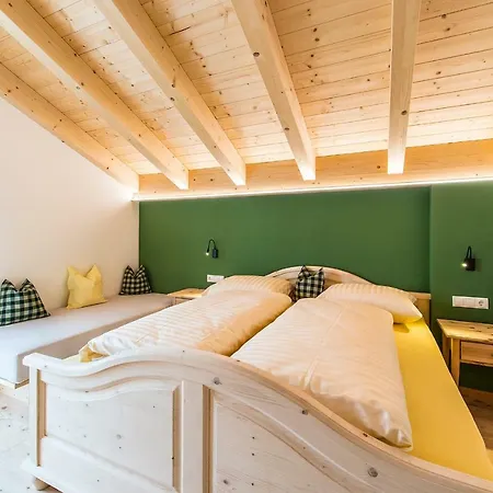 Huetterhof Farm stay *